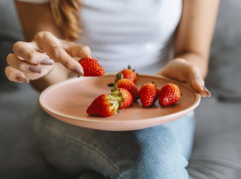 fruta-do-amor:-como-usar-o-morango-na-dieta-para-emagrecer-com-saude
