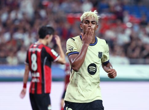 video:-yamal-deixa-adversario-no-chao-e-marca-golaco-em-jogo-do-barca