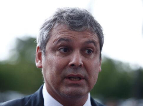 lider-do-pt-alfineta-tarcisio-por-silencio-sobre-tarifaco-e-moraes