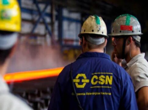 csn-vende-mais-de-62-milhoes-de-acoes-e-reduz-participacao-na-usiminas