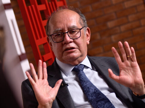 gilmar-mendes-sobre-eduardo-bolsonaro:-“ato-de-lesa-patria”