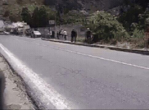acidente-em-rali-no-equador-mata-duas-pessoas-e-fere-seis.-veja-video