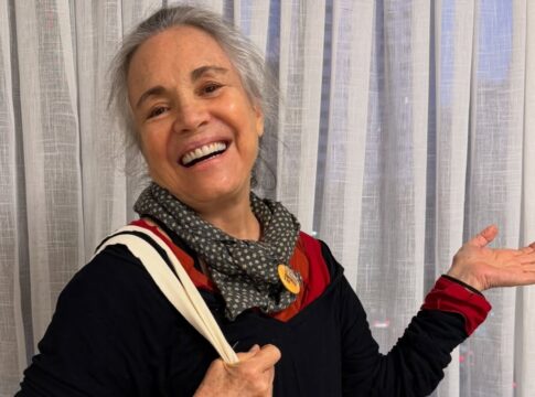 longe-da-tv,-regina-duarte-coloca-quadros-em-exposicao-gratuita