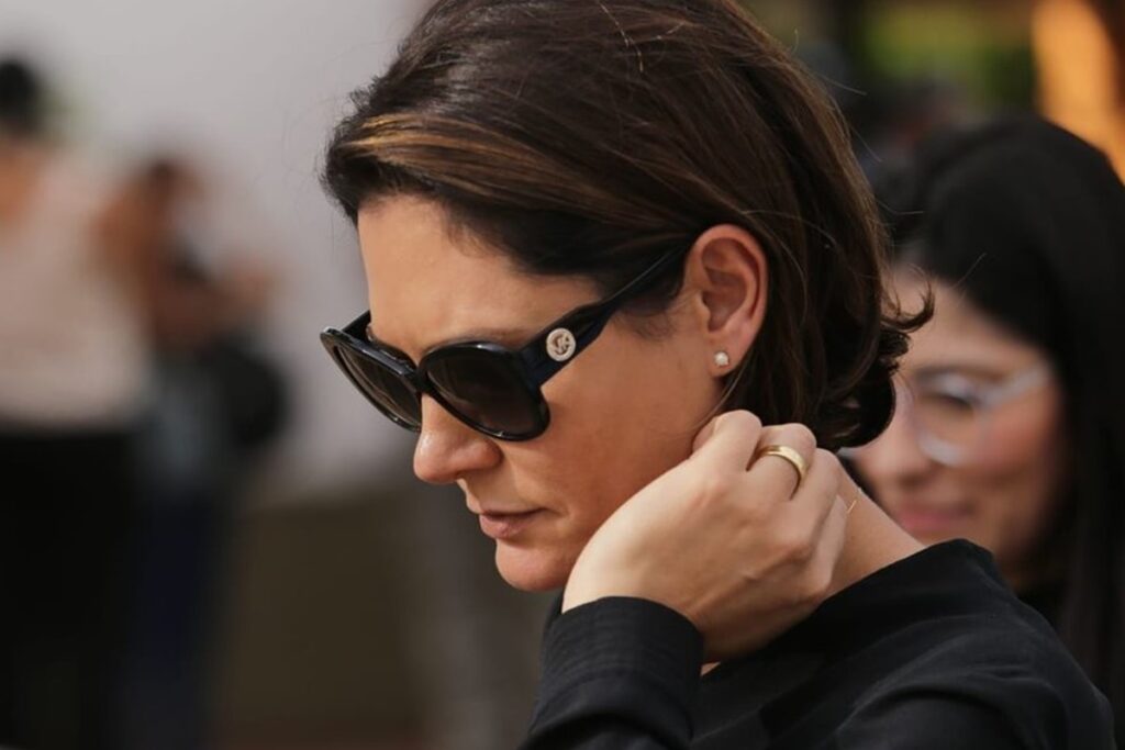 “vergonhoso”,-diz-michelle-bolsonaro-sobre-prisao-de-tio-com-pedofilia