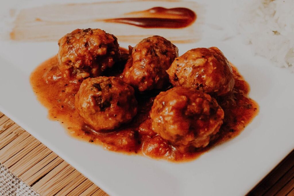 almondega-de-berinjela-com-batata-doce:-receita-fit-sacia-e-emagrece