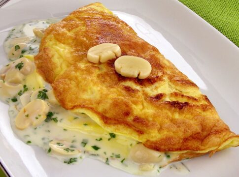 omelete-proteica-sacia-e-turbina-o-ganho-de-massa-magra;-faca-em-casa