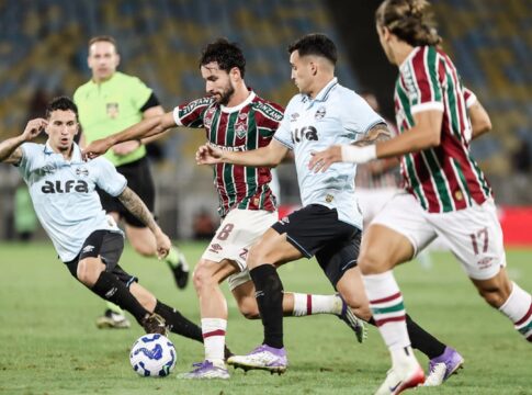 no-maracana,-fluminense-bate-gremio-e-volta-a-vencer-no-brasileirao