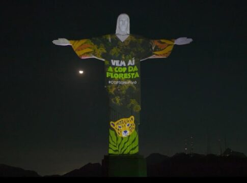 cristo-redentor-ganha-iluminacao-que-marca-100-dias-para-cop30.-video