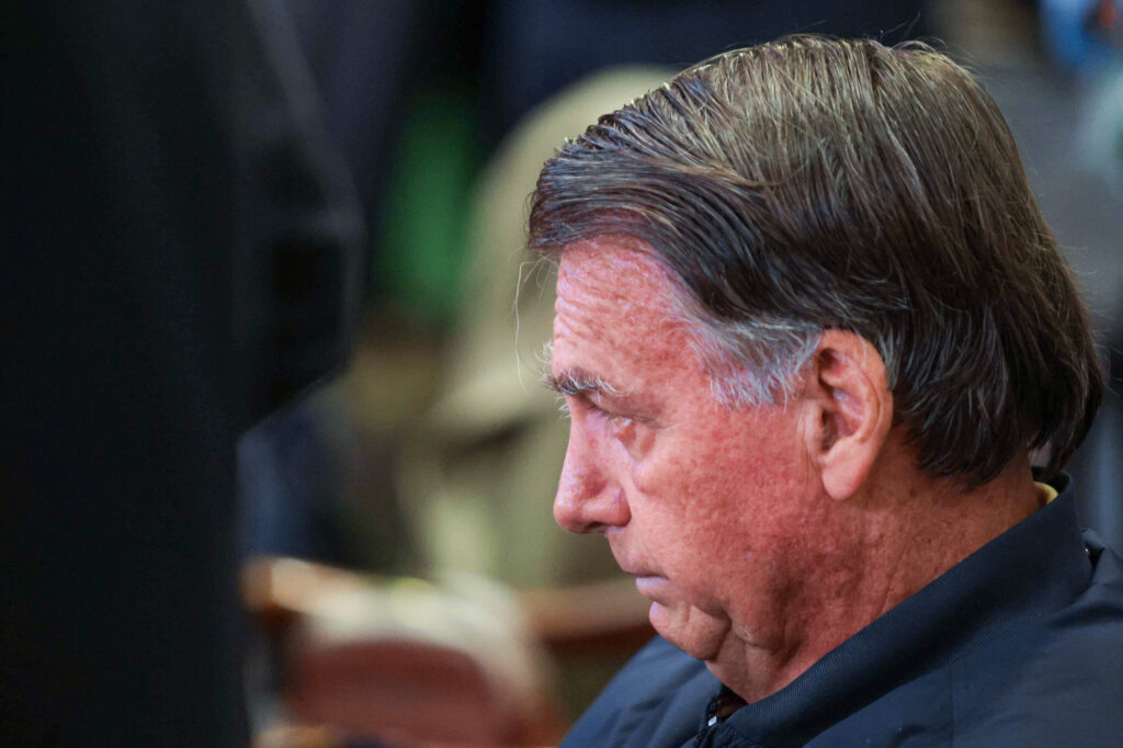 impedido-por-tornozeleira,-bolsonaro-acompanha-ato-por-videochamada