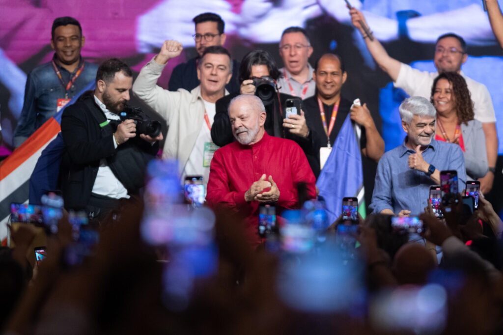 em-ato-do-pt,-lula-critica-eduardo-e-diz-que-pode-ser-treta-presidente