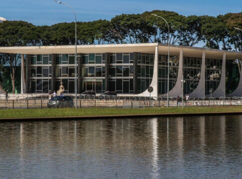 segundo-semestre-no-stf-tera-trama-golpista-e-novo-presidente 