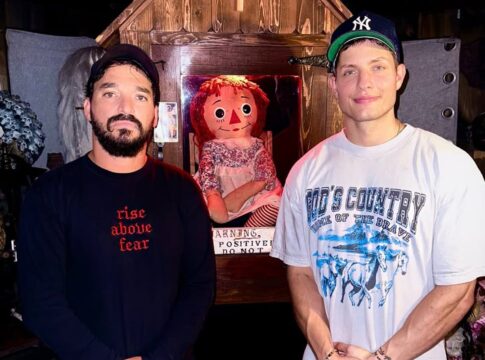 conheca-os-novos-donos-da-casa-da-boneca-annabelle,-nos-estados-unidos