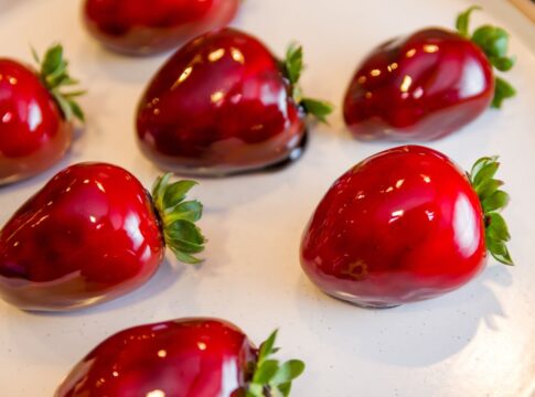 quanto-tempo-malhar-para-“queimar”-calorias-do-morango-do-amor?-veja