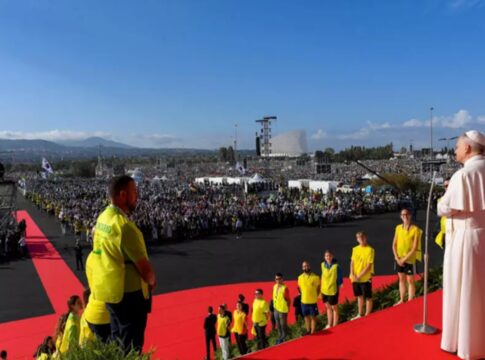 papa-reune-1-milhao-de-jovens-em-missa-e-pede-paz-na-ucrania-e-em-gaza