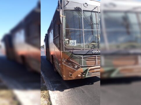 onibus-do-exercito-atinge-carro-no-eixo-monumental-neste-domingo