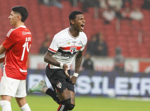 com-dois-gols-de-escanteio,-sao-paulo-vence-inter-e-vai-para-8o-lugar