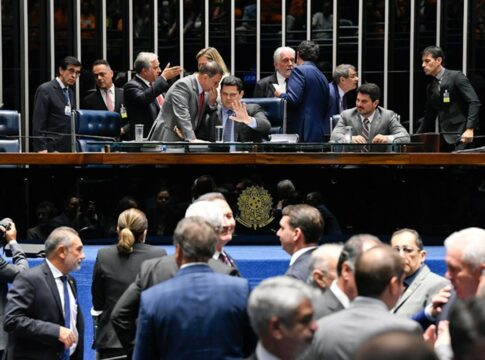 oposicao-quer-senado-“firme”-contra-moraes-apos-tornozeleira-em-do-val