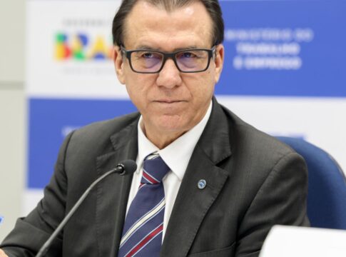 “o-mundo-nao-vai-acabar”,-diz-luiz-marinho-sobre-tarifaco-dos-eua