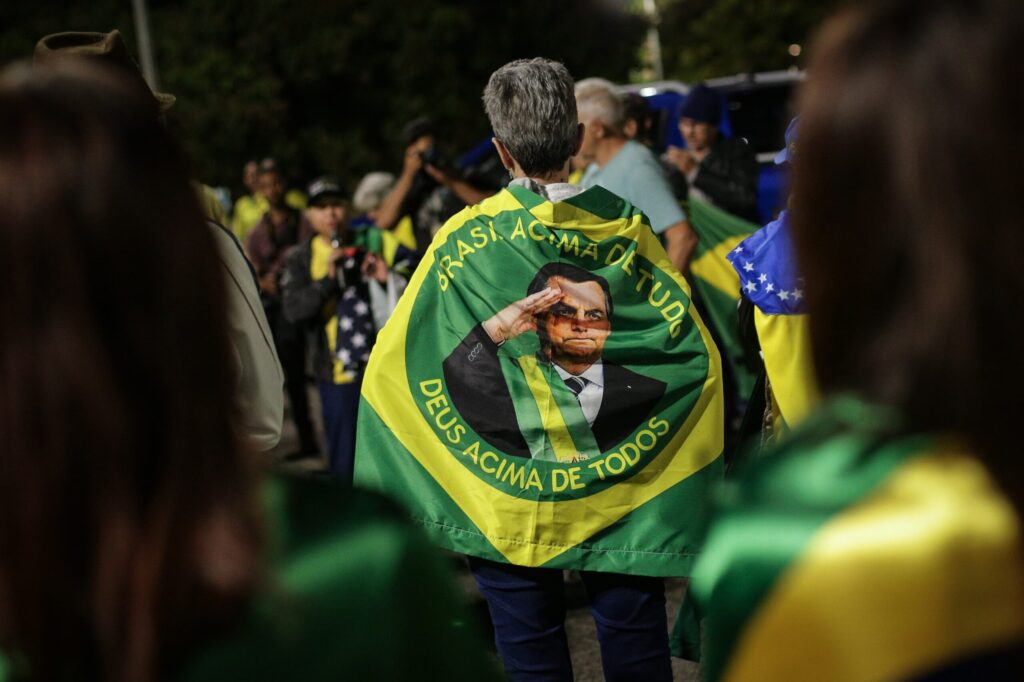 bolsonaristas-saem-em-carreata-contra-prisao-do-ex-presidente