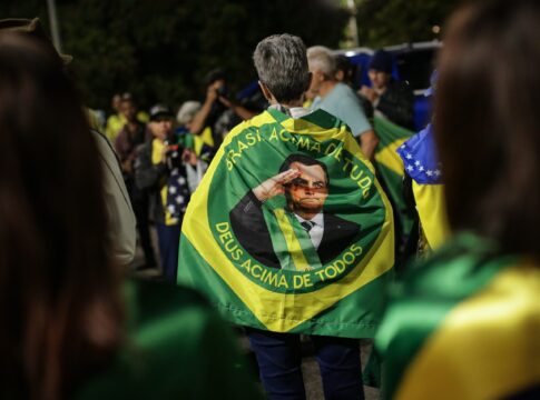 bolsonaristas-saem-em-carreata-contra-prisao-do-ex-presidente