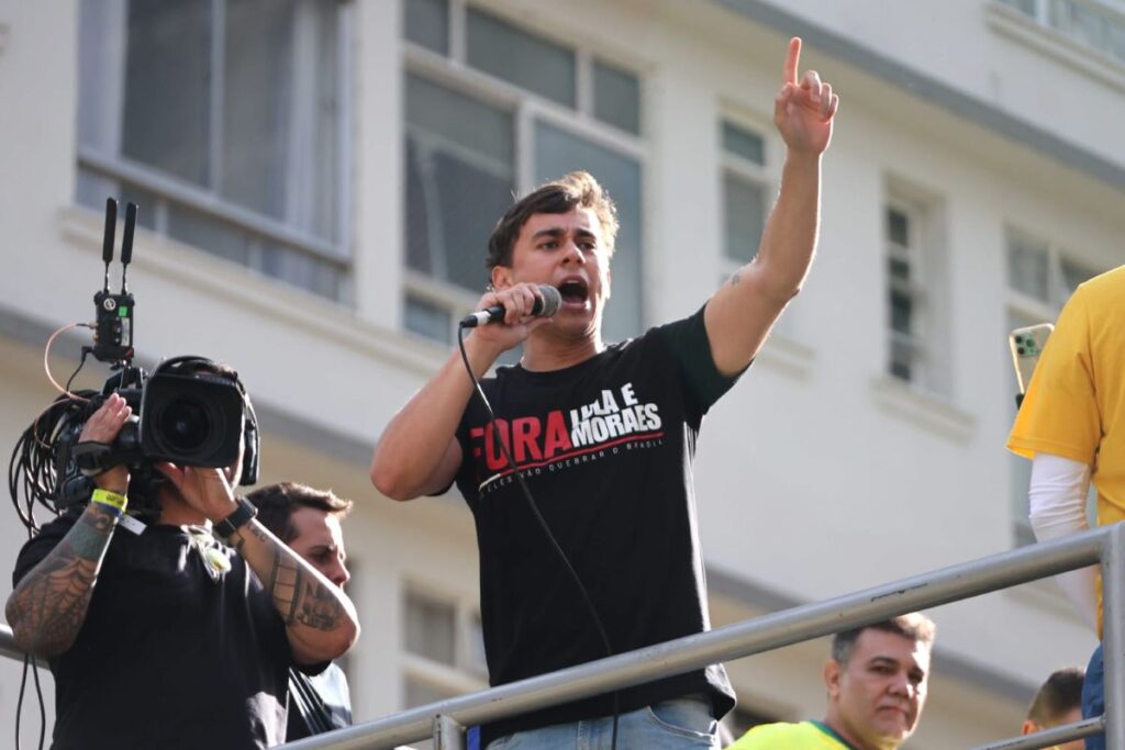 aliada-de-lula-propoe-mocao-de-aplausos-a-nikolas-por-prisao-de-bolsonaro