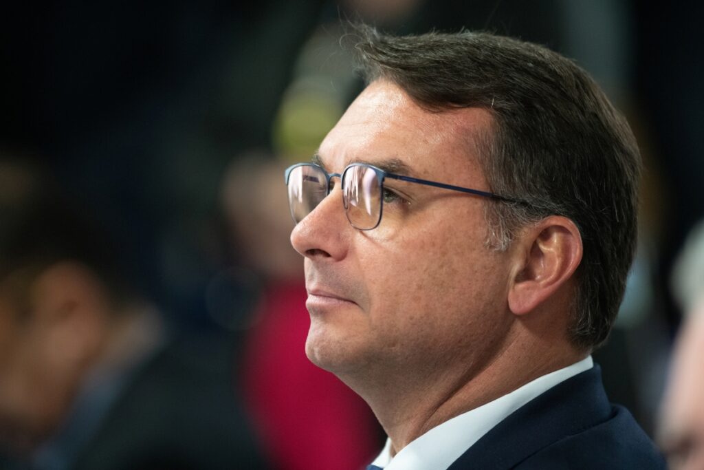 aliados-defendem-que-bolsonaro-indique-flavio-como-seu-advogado-no-stf