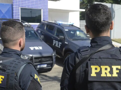 prf-apreende-fuzis-que-estavam-sendo-levados-do-rio-para-porto-seguro