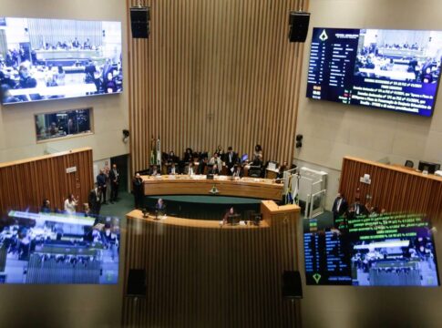 cldf:-sessao-plenaria-e-retomada-com-debates-sobre-taxacao-e-bolsonaro