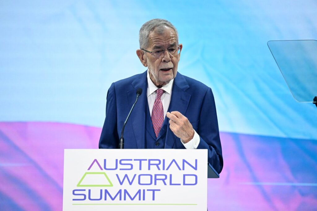 presidente-da-austria-reclama-de-precos-e-desiste-da-cop30