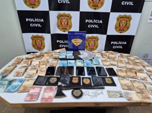 pcdf-acha-r$-215-mil-e-restos-de-comida-em-casa-de-idosa-trancada