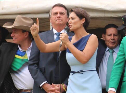 michelle-disputa-com-empresarios-registro-da-marca-“bolsonaro-mito”
