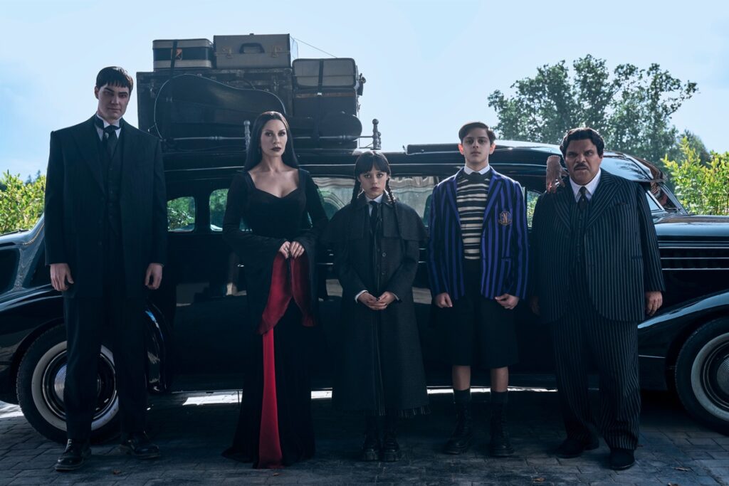 como-a-2a-temporada-de-wandinha-explora-lado-inedito-da-familia-addams