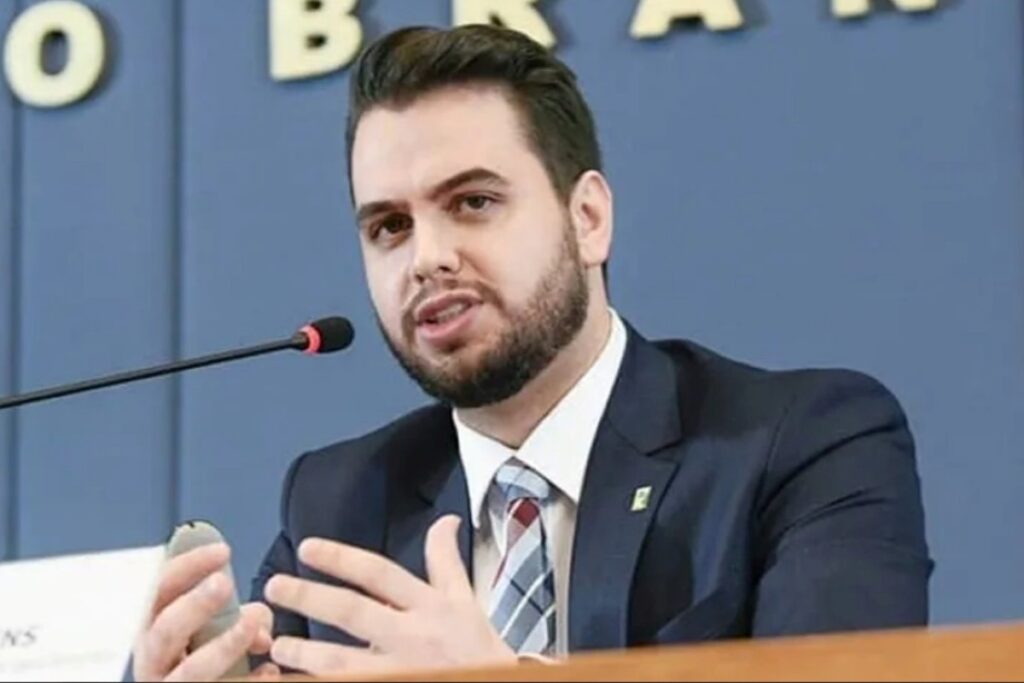 moraes-manda-mj-enviar-resposta-dos-eua-sobre-filipe-martins