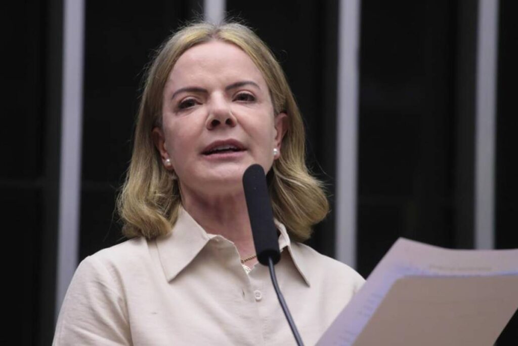brasil-nao-pode-ficar-refem-de-bolsonaro,-diz-gleisi-sobre-obstrucao