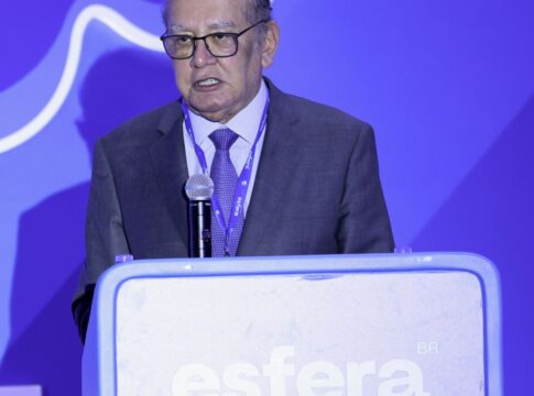 “nenhum-desconforto”,-diz-mendes-sobre-prisao-domiciliar-de-bolsonaro