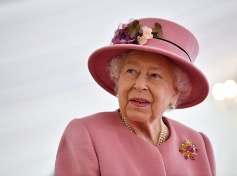 looks-de-rainha-elizabeth-ii-sao-expostos-em-mostra-inedita-em-londres