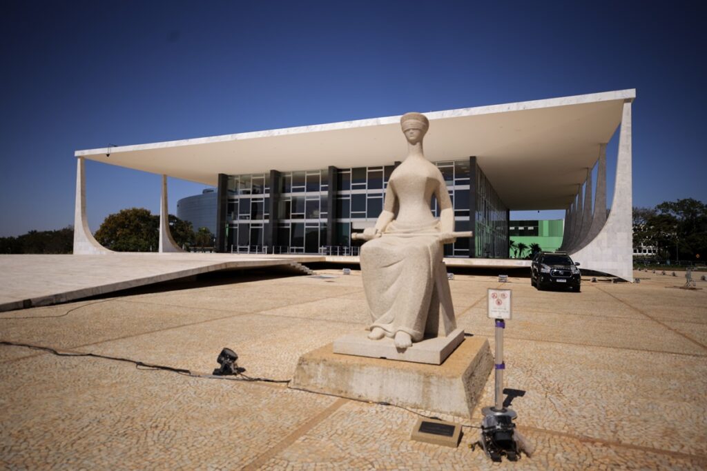8/1:-stf-adia-julgamento-de-oficiais-da-pmdf-reus-por-suposta-omissao