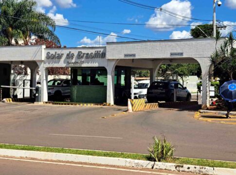 “falta-de-sossego”:-protestos-incomodam-vizinhos-de-bolsonaro
