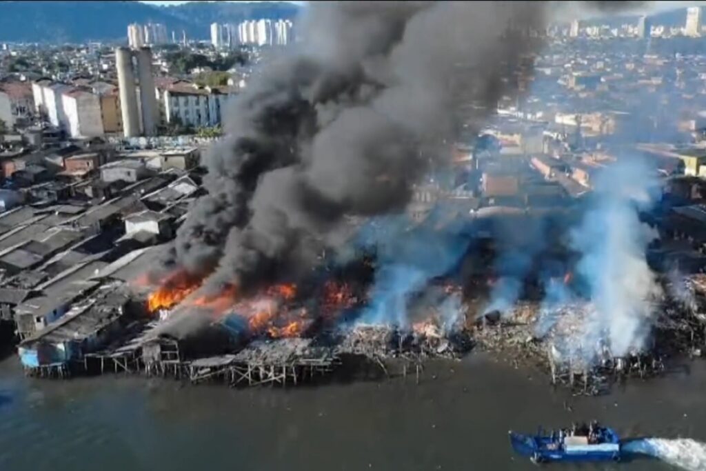 palafitas:-prefeitura-de-santos-anuncia-r$-116-mi-para-reurbanizar-area-destruida-em-incendio