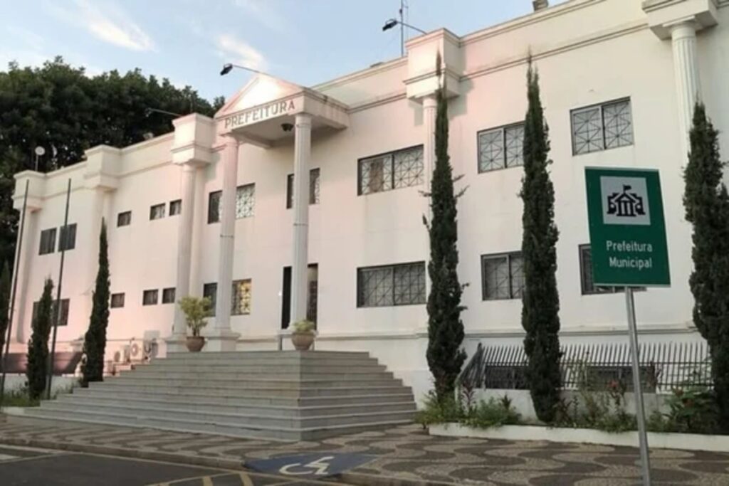 salario-de-r$-15-mil-e-300-vagas:-prefeitura-abre-concurso-publico