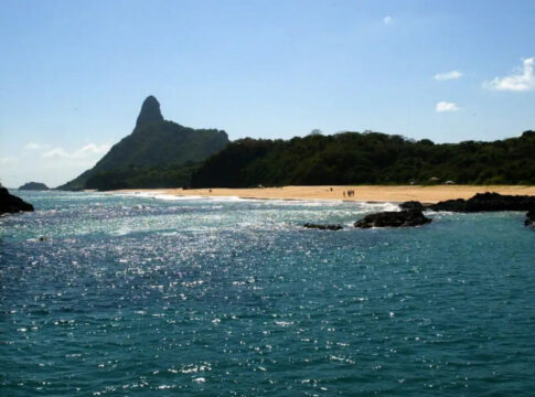 turista-machuca-o-pe-e-se-perde-em-trilha-de-fernando-de-noronha