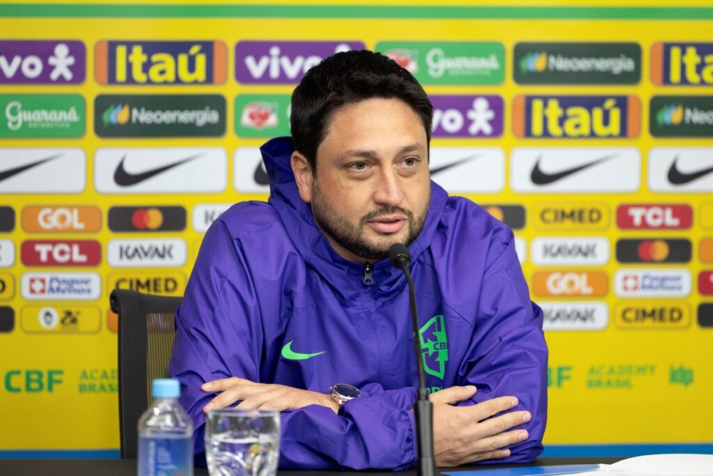 selecao-feminina:-arthur-elias-e-indicado-ao-premio-de-tecnico-do-ano