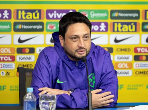 selecao-feminina:-arthur-elias-e-indicado-ao-premio-de-tecnico-do-ano
