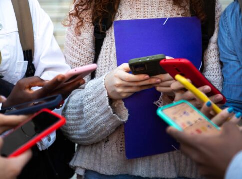 celular-seguro:-programa-do-governo-do-brasil-ajuda-vitimas-de-roubo-e-furto