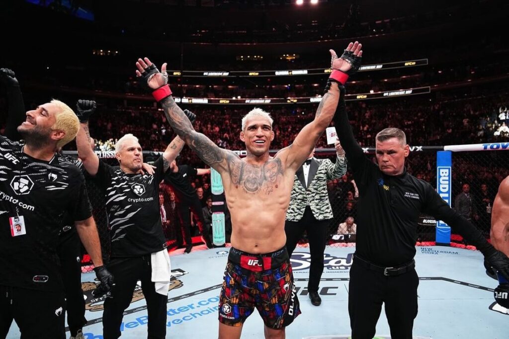 video:-charles-do-bronx-reage-a-anuncio-de-card-principal-no-ufc-rio