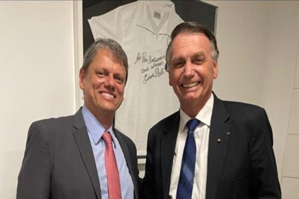 autorizado-por-moraes,-tarcisio-visita-bolsonaro-em-prisao-domiciliar