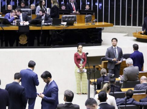 camara-aprova-bonus-para-servidor-do-inss-por-revisao-de-beneficios