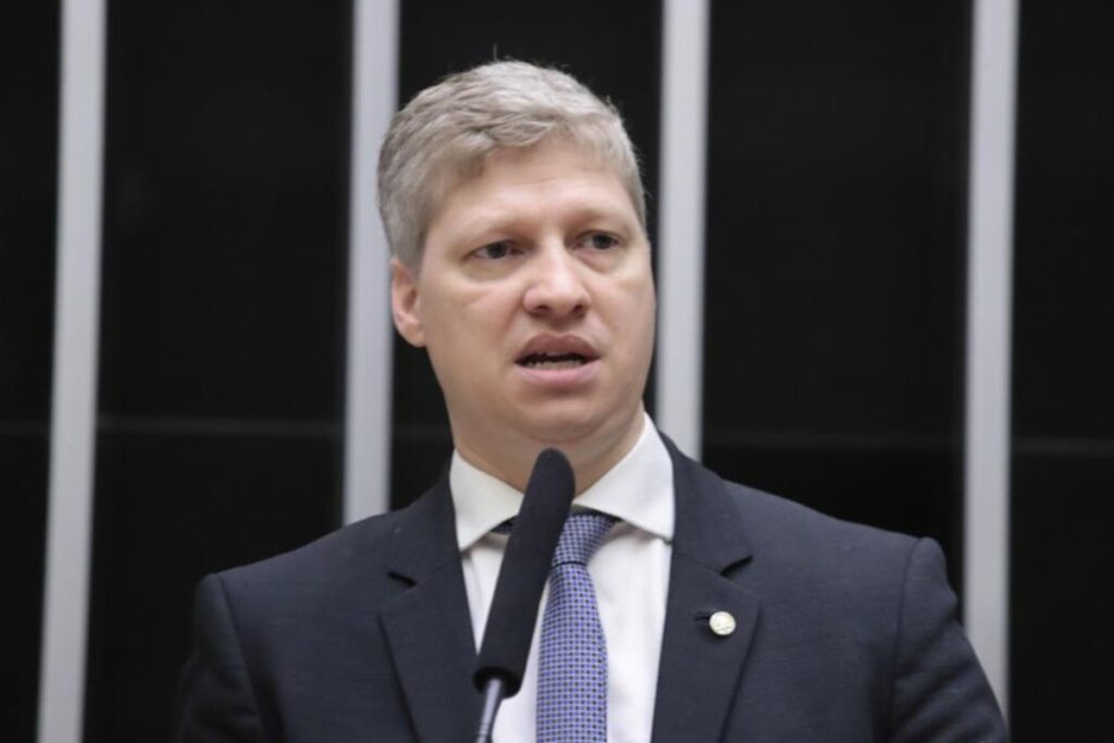 deputado-rebate-pt-apos-pedido-de-suspensao-por-ocupacao-na-camara