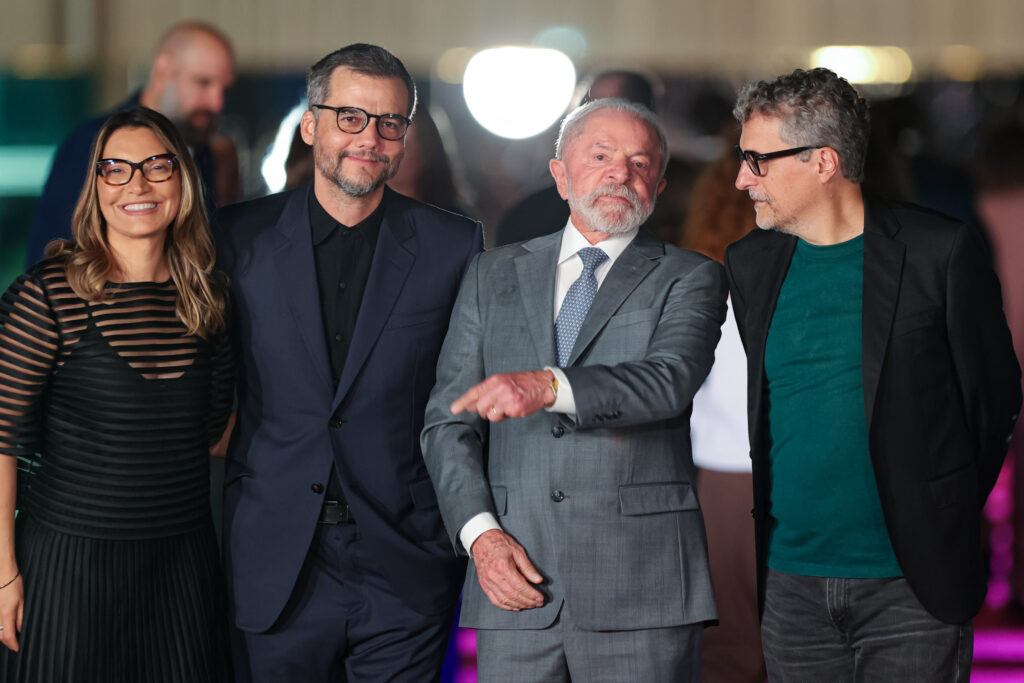 lula-recebe-wagner-moura-e-elenco-de-o-agente-secreto-no-alvorada