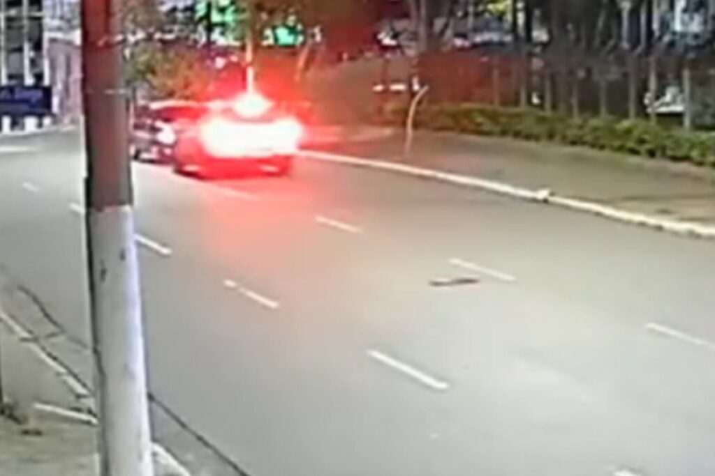 motorista-bebado-dirige-na-contramao-e-bate-porsche-no-centro.-veja